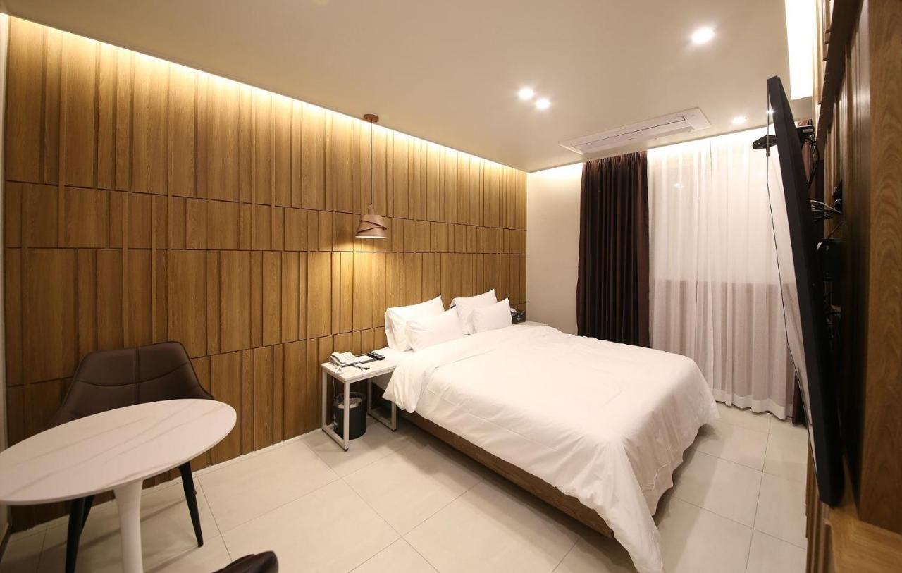Brown Dot Hotel Sinan Gwangju Metropolitan City Exterior photo