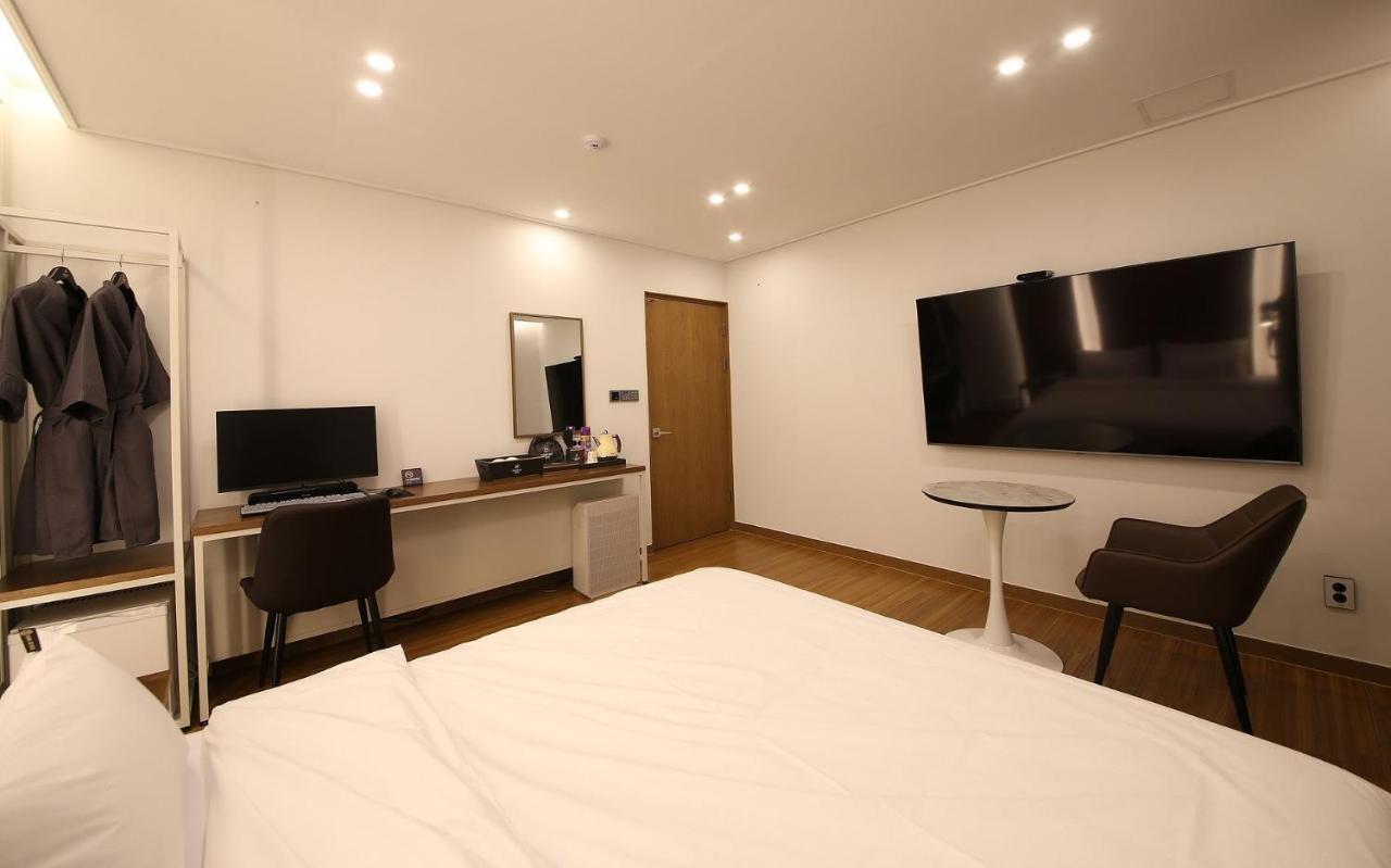 Brown Dot Hotel Sinan Gwangju Metropolitan City Exterior photo