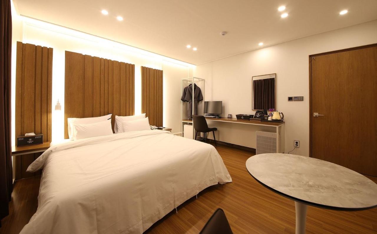 Brown Dot Hotel Sinan Gwangju Metropolitan City Exterior photo