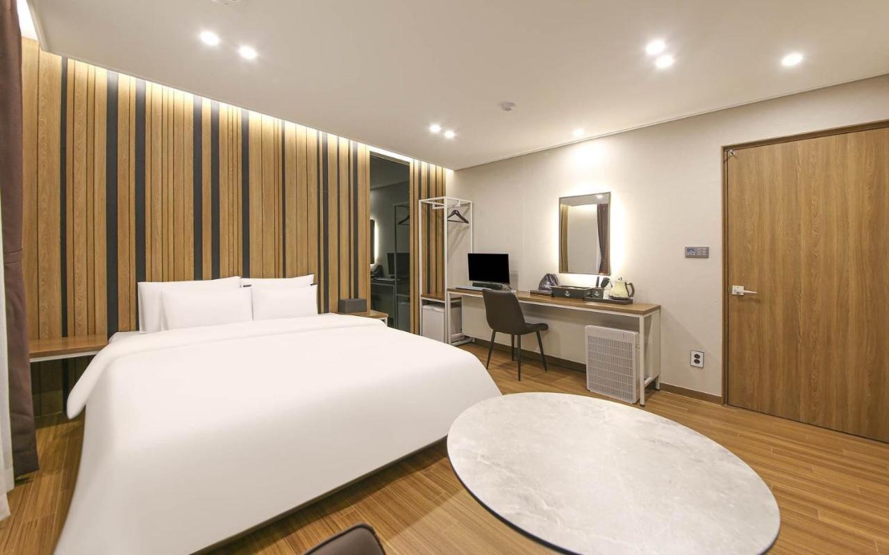 Brown Dot Hotel Sinan Gwangju Metropolitan City Exterior photo