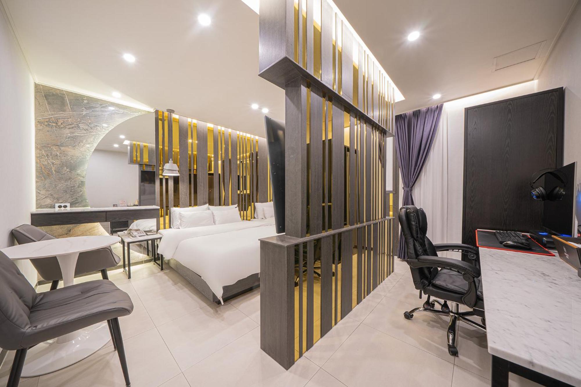 Brown Dot Hotel Sinan Gwangju Metropolitan City Exterior photo
